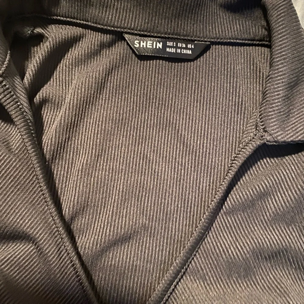 Drawstring Front Rib-Knit Tank Top - Picture 3 of 3